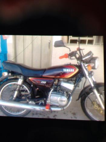 Rx 115 Vino tinto Mela Un Coete