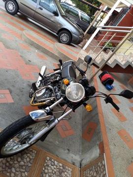 Vendo moto boxer modelo 2004 papeles al día negociable info 3105412184