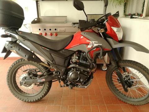 Moto Akt 180ttr