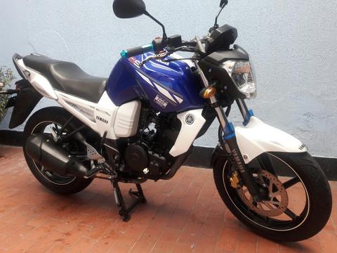 Vendo Permuto Yamaha Fz Edición Especial Papeles hasta Noviembre 12 Del 2018 Negociable