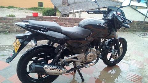 SE VENDE PULSAR 180