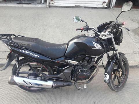 HONDA CBF 150, modelo 2009, color negro, full motor, Caleña, sin multas, SOAT