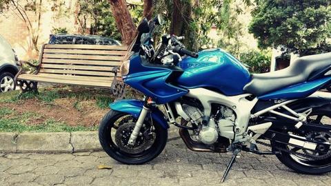 Se vende Moto Yamaha FZ 600 s2. Fazer 600. Color Azul, Modelo 2006