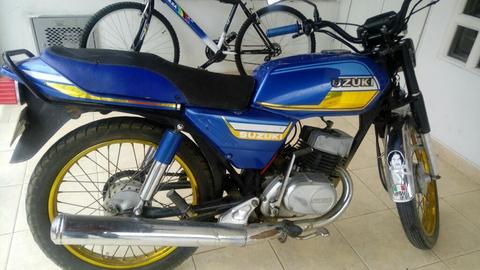 Moto Ax 100