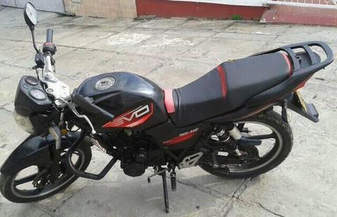 Moto Colombiana Akt Evo 150 NE. Año: 2012