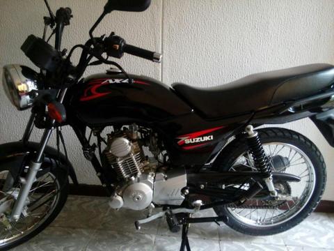 Moto Suzuki AX4 modelo 2014 se vende en $2.200.000 negociables