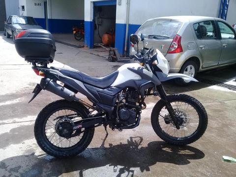 AKT MODELO 2015VERLA ES COMPRARLA ES MUY BONITA