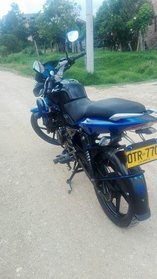 VENDO MOTO PULSAR 135 MUY ECONOMICA