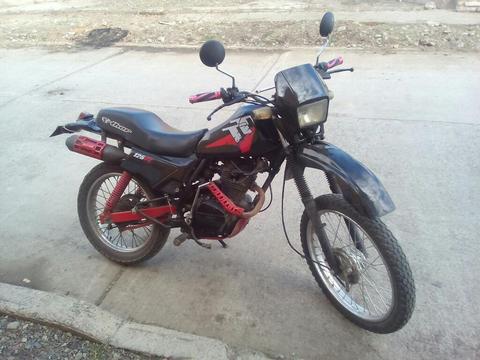 Vendo O Permuto Akt Tt 125