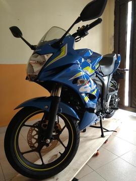 SE VENDE SUZUKI GIXXER SF 2017 CON 1700 KM