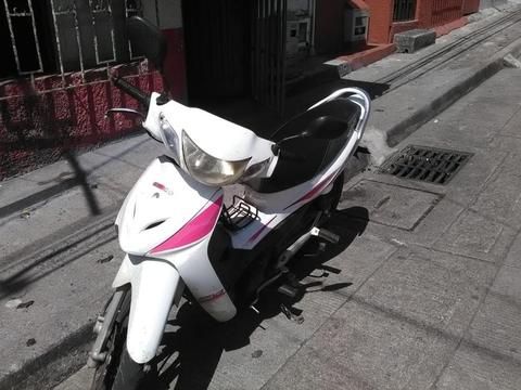 Viendo moto kimko 110