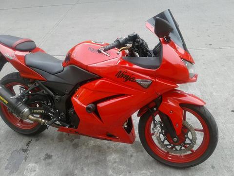 Vendo Moto Nija