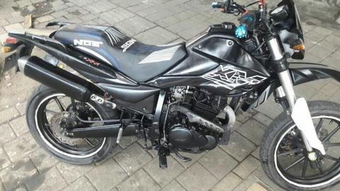 Akt Xm 180 Modelo 2012