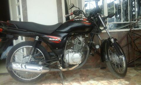 Vendo Suzuki Ax4 Modelo 2014 con Papeles