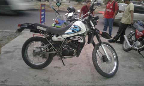 Vendo Hermosa Dt 125 Mod 97 con Seguro