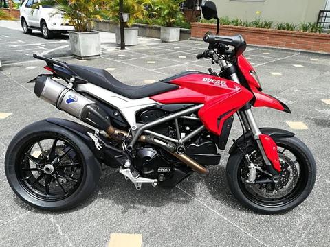 Ducati Hyperestrada 821 modelo 2014