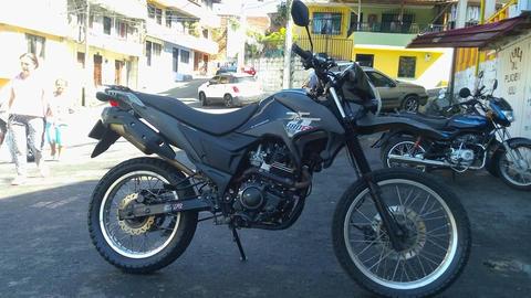 MOTO AKT TT 180 MODELO 2017 AL DIA