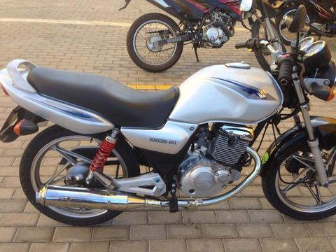 Vendo Suzuki en 125 Papeles Al Dia