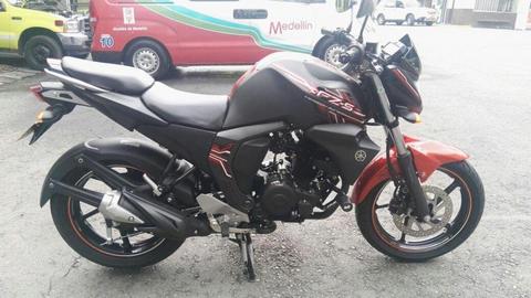 VENDO MOTO FZS