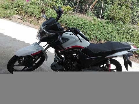 Se Vende Moto Akt Modelo 2017