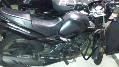 Se vende Moto Honda CBF 150