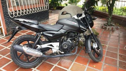 EN  HERMOSA PULSAR 180 UG 2012 COMO NUEVA $ 2.800.000