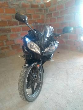 Yamaha R15 V2.0 2013