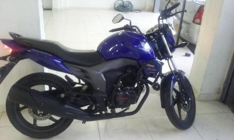 moto honda invicta 2015