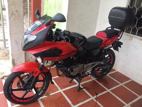 Moto Pulsar 220F Roja Negra