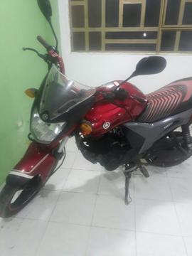 Vendo Moto Yamaha Modelo 2014