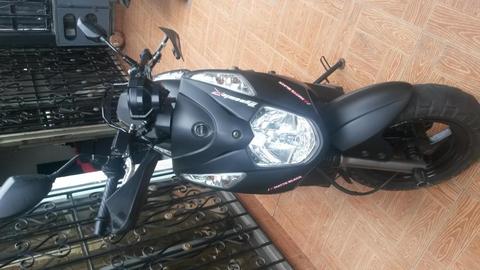 VENDO AKT DINAMIC R 125 MODELO 2017