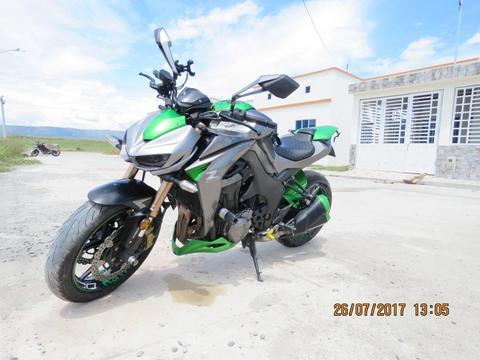 Moto Super Naked Kawasaki Z1000 modelo 2014