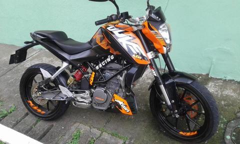 VENDO HERMOSA KTM DUKE 200