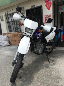 Motocicleta Dr650