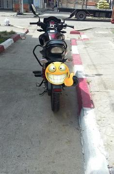 Vendo Moto Hero Thriller 2016