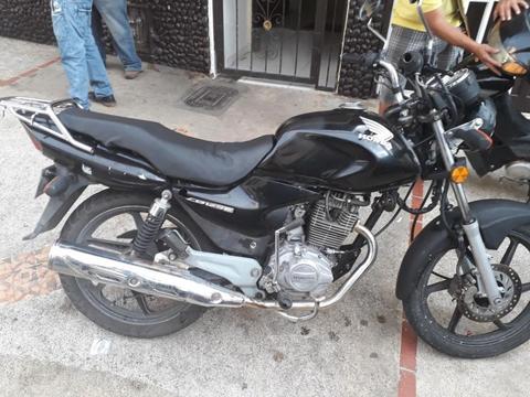 Se Vende Honda Cb 2012