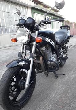 Suzuki GS 500 modelo 2015en perfecto estado, unico dueño