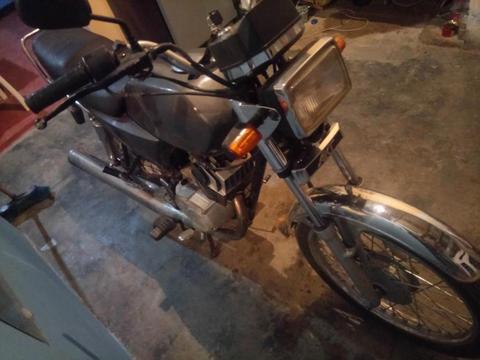 Moto Akt 100