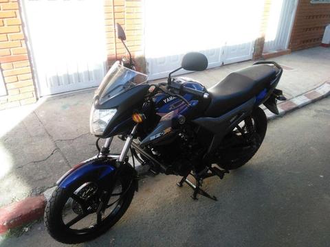 vendo moto yamaha sz r 150 modelo 2015