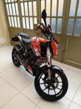 Hermosa KTM DuKe 200