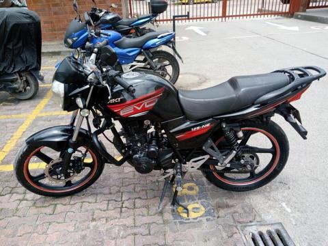 Se vende moto AKT 125