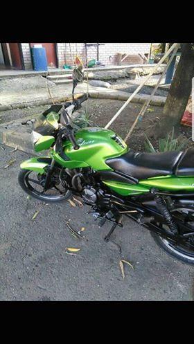 MOTO PULSAR135 SL 2011