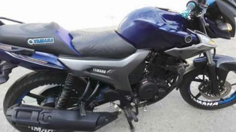 Vendo Cambio Moto Yamaha Szr16 Mod.2015