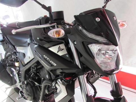 Motocicleta Yamaha MT 03