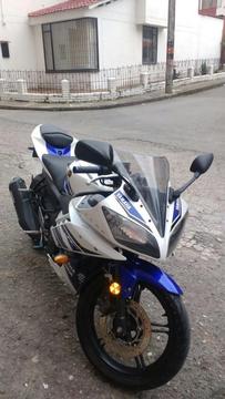 Hermosa Yamaha R15