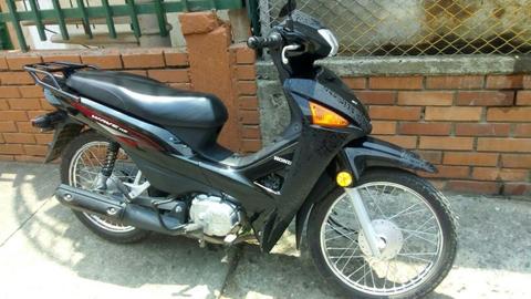 Se vende moto honda wave110