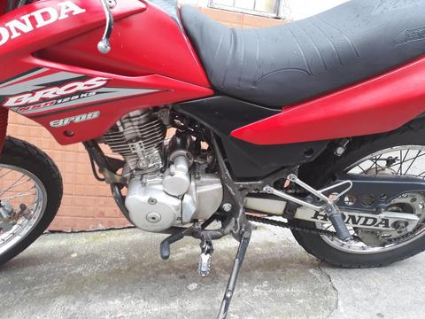 Vendo honda bros 125 modelo 2007