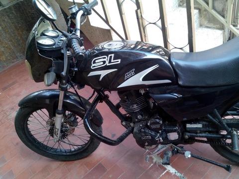 Vendo akt evo 125 llamar al 3113328074