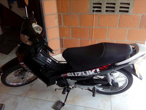 Modelo 2013 Suzuki Bes Papeles Al Día Negociables Como Nueva
