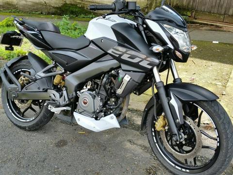 Pulsar Ns 200